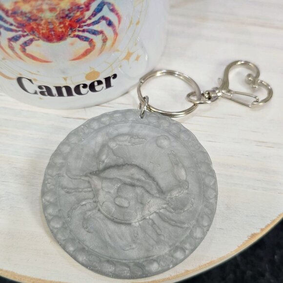 Cancer Zodiac Candle Gift Set ✦ Scented Mug Candle + Handmade Resin Keychain NWT - Picture 3 of 9